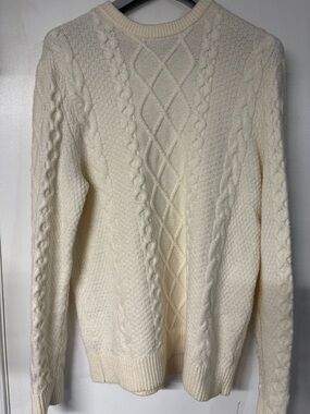 Old Navy Cream Cable Knit Crewneck Sweater